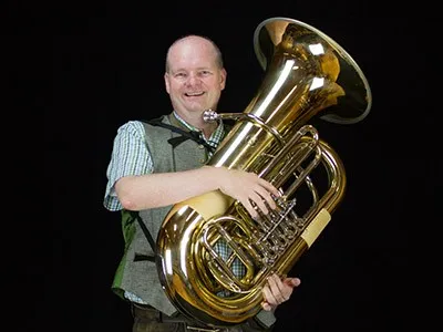 Reinhard Stöckler mit Tuba
